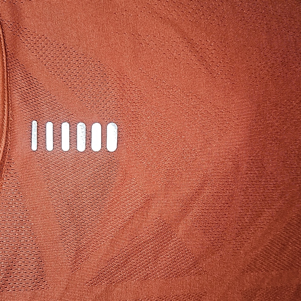 Under armour shirt - Picture 4 of 4